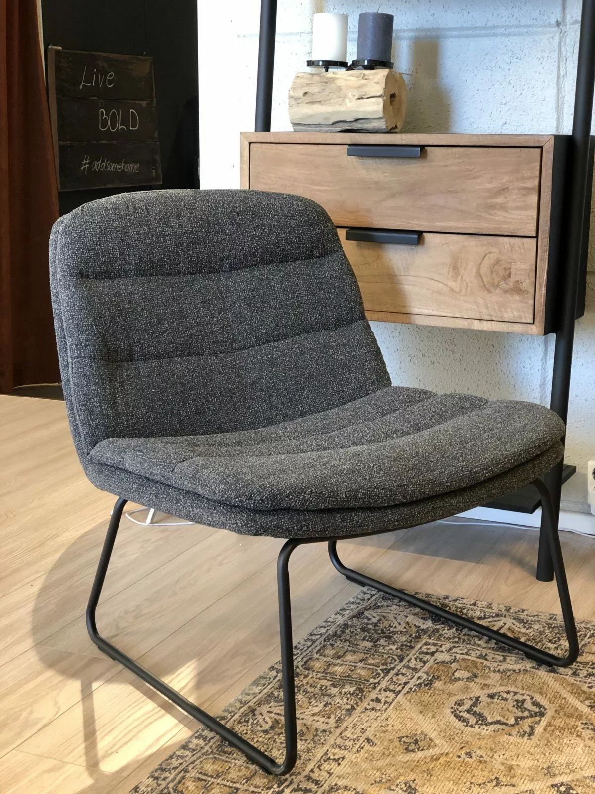 Bermo Hiilenharmaa Nojatuoli 4 Bermo Hiilenharmaa Nojatuoli - Image 4