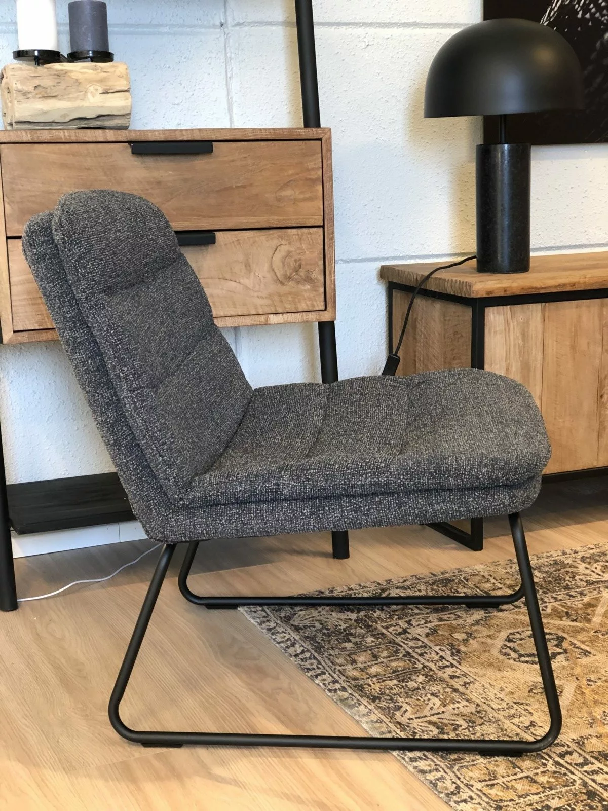 Bermo Hiilenharmaa Nojatuoli 3 Bermo Hiilenharmaa Nojatuoli - Image 3