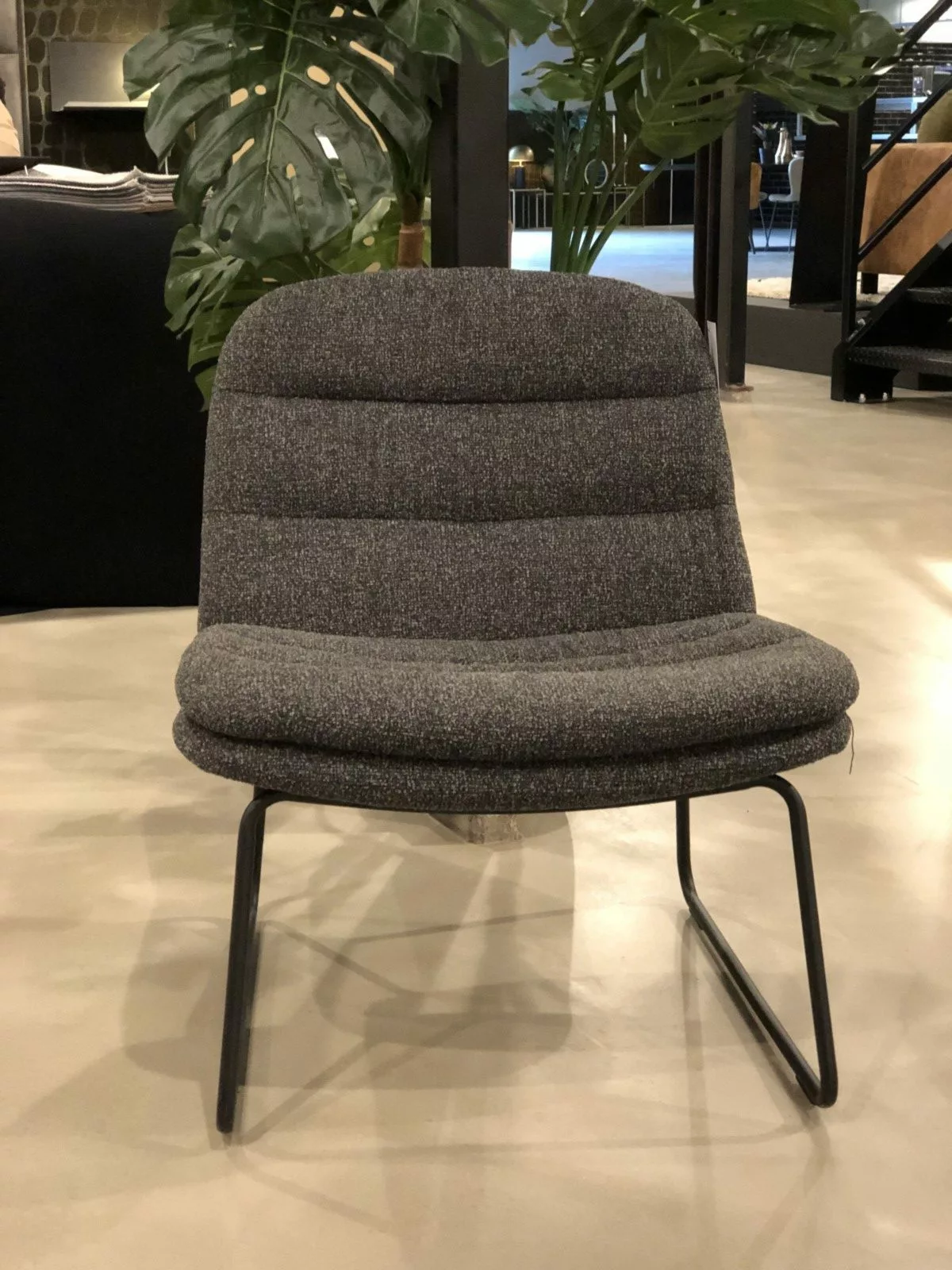 Bermo Hiilenharmaa Nojatuoli 2 Bermo Hiilenharmaa Nojatuoli - Image 2