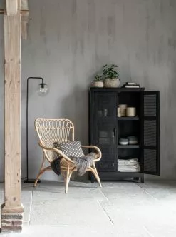 MUST LIVING Provence Musta Rottinkikaappi -Huonekalut myymälä Snugg Must Living cupboard provence black 2 1