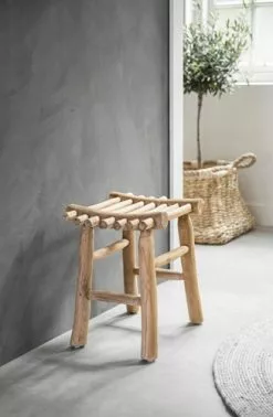 Must Living Puujakkara Bohemian -Huonekalut myymälä ml 450422 stool bohemian plus ml 890470 basket palette sfeer 1